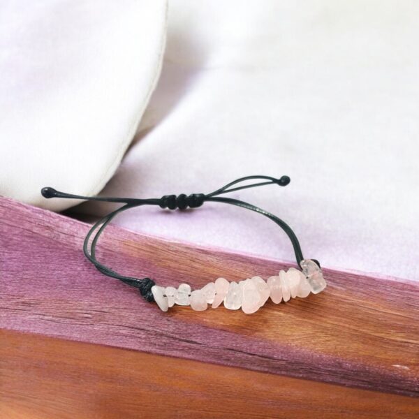 اسوارة من احجار الروز كوارتز الوردي Rose Quartz