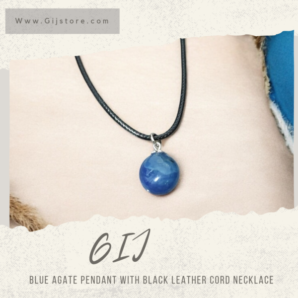 تعليقة من حجر العقيق الازرق مع سنسال جلد Blue Agate