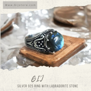 خاتم فضة مع حجر الطاووس Labradorite
