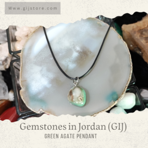 تعليقة من حجر العقيق الأخضر مع سنسال جلد Green Agate