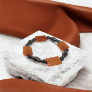 اسوارة من احجار الهيماتيت والافنتورين الاحمر Red Aventurine & Hematite