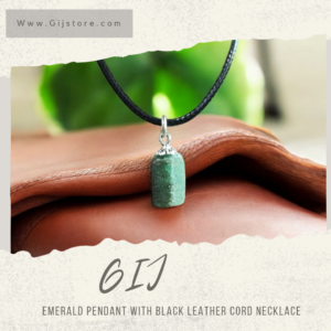 تعليقة من حجر الزمرد الاخضر (خام) Emerald