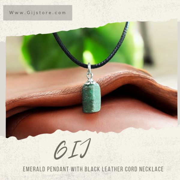 تعليقة من حجر الزمرد الاخضر (خام) Emerald