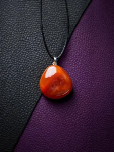 تعليقات من الأحجار الكريمة مثل حجر افنتورين الاخضر و عين النمر واللابرادوريت – تصميمات مميزة من GIJ