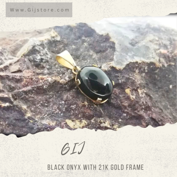 تعليقة من حجر العقيق الأسود مع اطار ذهب عيار 21 Black Onyx