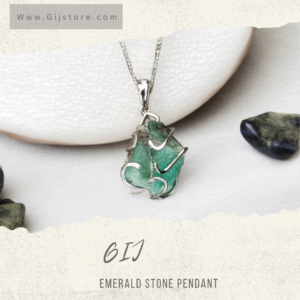 تعليقة من حجر الزمرد مع اطار فضه وسنسال فضه 925 Emerald