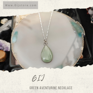 تعليقه من حجر الافنتورين الاخضر مع سنسال فضه Green Aventurine