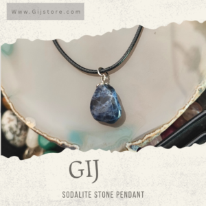 تعليقة من حجر السوداليت Sodalite