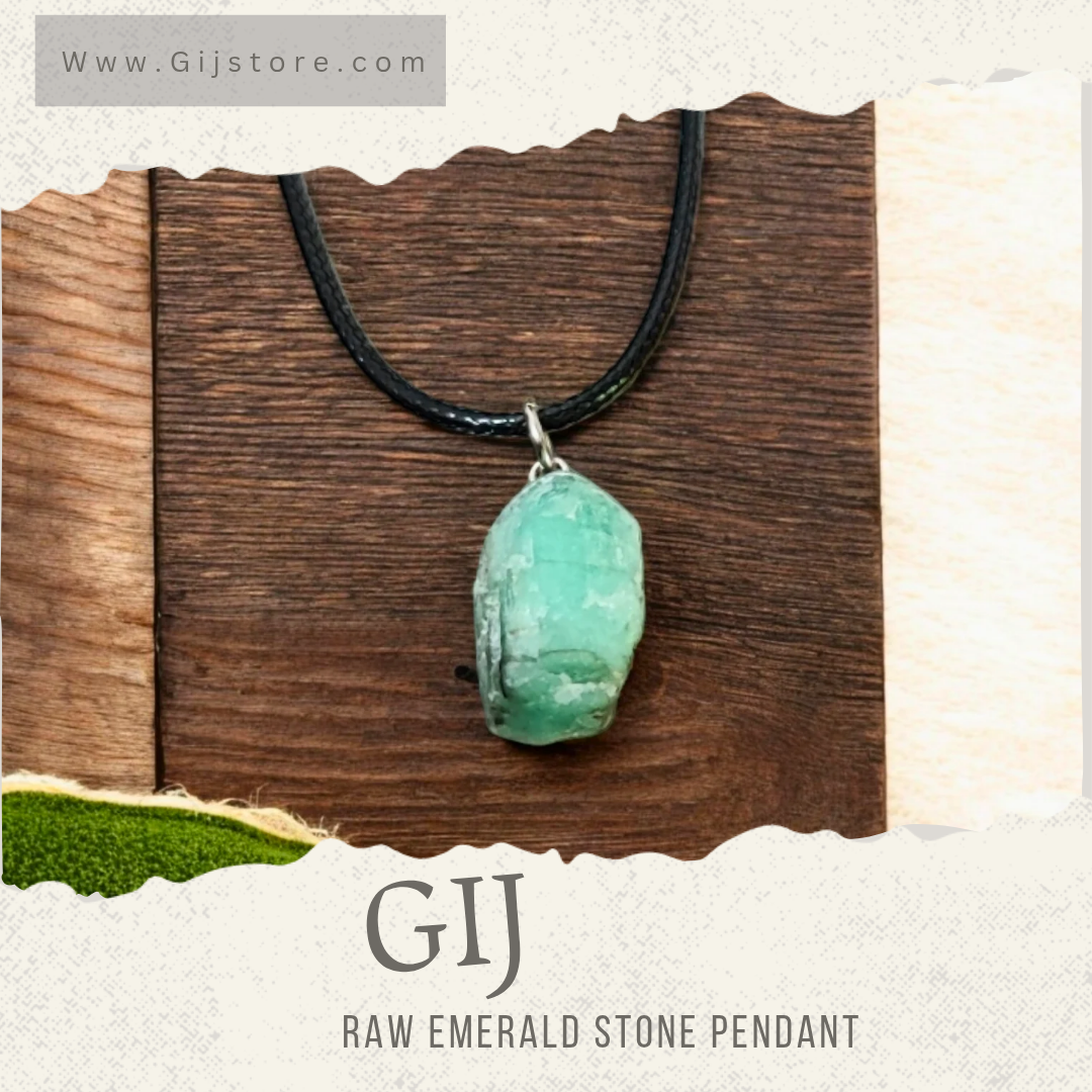تعليقه من حجر الزمرد الاخضر خام Raw Emerald