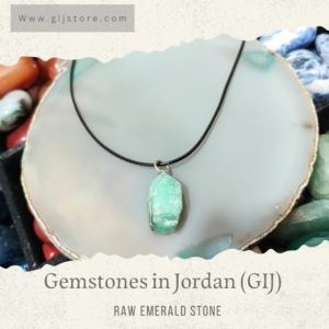 ⁦تعليقه من حجر الزمرد الاخضر خام Raw Emerald⁩⁩