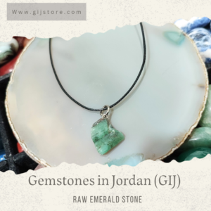 ⁦⁦تعليقه من حجر الزمرد الاخضر خام Raw Emerald⁩⁩⁩